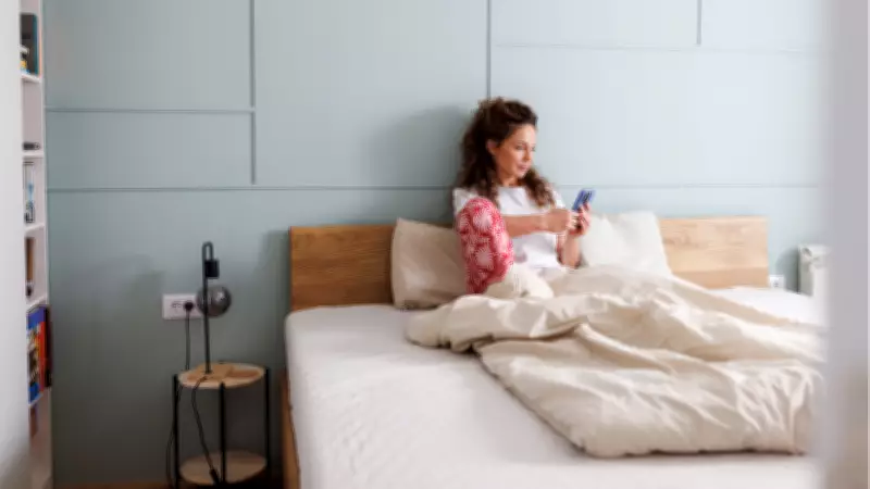 "Bed rotting" trendi: Z kuşağı yatakta çürümenin faydasını savunuyor
