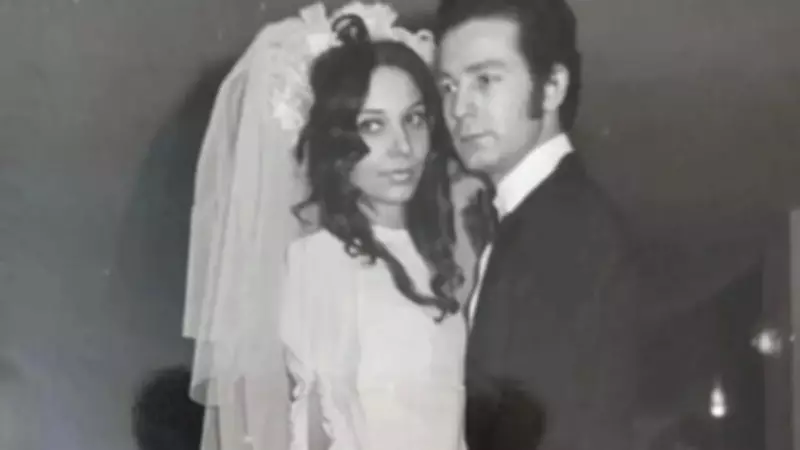 Beste Açar'ın Ebeveynlerinin Nikah Fotoğrafı Sosyal Medyada Gündem Oldu