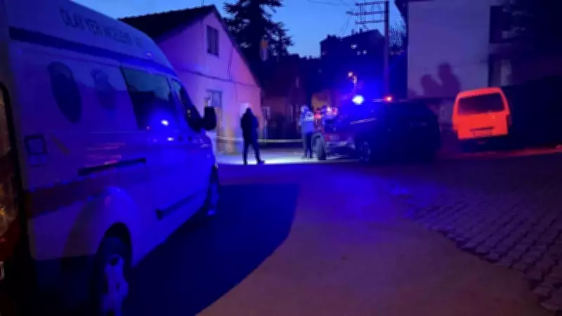Bolu'da boşanma aşamasındaki eşinin evine ateş açan koca aranıyor