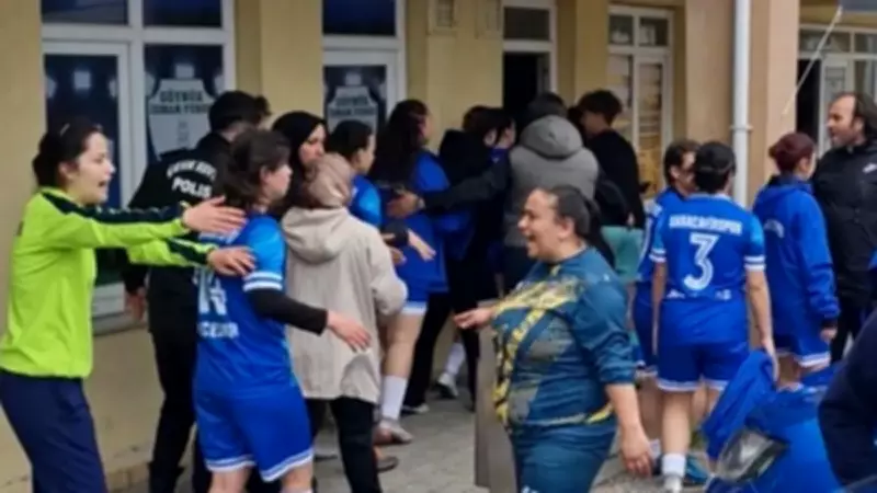 Bolu'da Kadın Futbolunda Karmaşa: 5 Kırmızı Kart