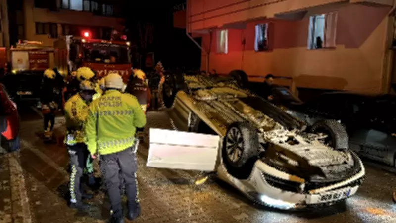 Bolu'da park halindeki araca çarpıp takla atan otomobildeki 2 kişi yara almadan kurtuldu