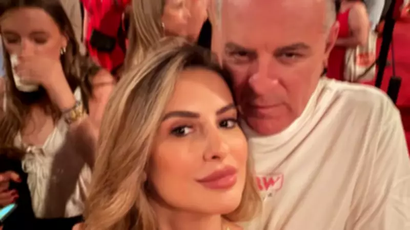 Burak Sergen ve Gizem Sergen 2. Evlilik Yıl Dönümünü Paris'te Kutladı