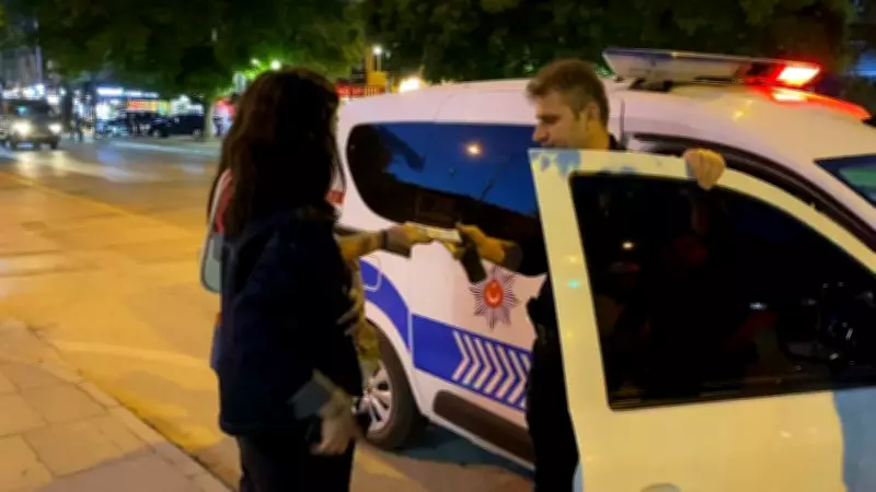 Bursa'da ATM'de Unutulan 10 Bin Lira Polise Teslim Edildi