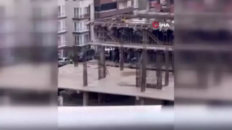 Bursa'da İnşaat İşçilerinin Sopalı Kavgası Kamerada