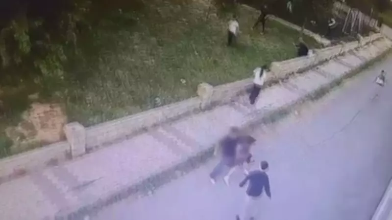 Büyükçekmece'de 15 yaşındaki çocuğun ölümüyle sonuçlanan bıçaklı kavga kamerada