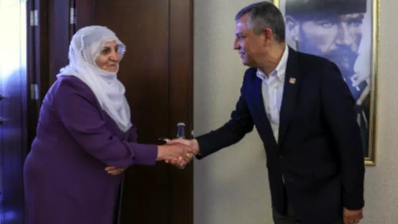 CHP Genel Başkanı Özel, Barış Anneleri heyetini kabul etti