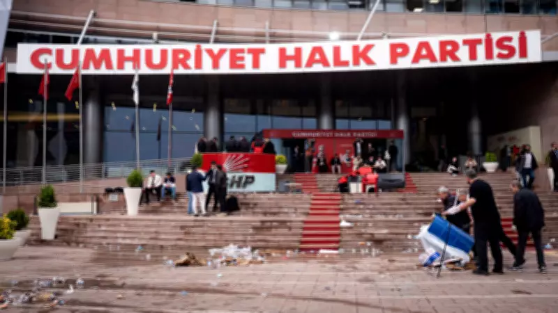 CHP Genel Merkezi'nde temizlik ve yenileme çalışmaları sürüyor