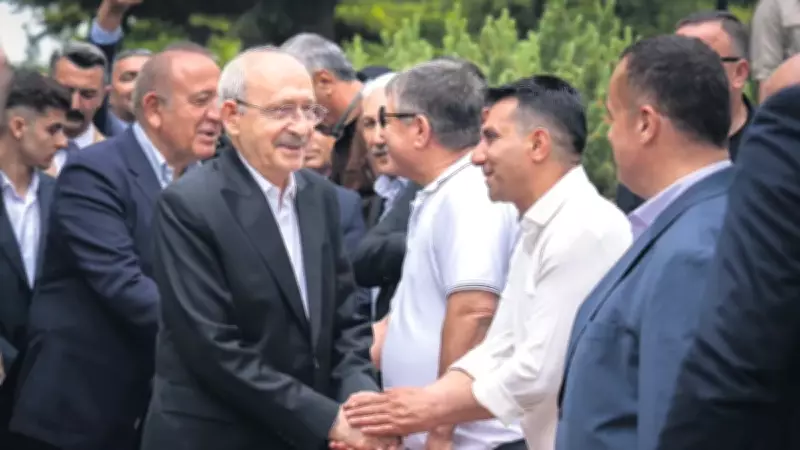 CHP'de bayramlaşma krizi: İki ayrı program, bölünen örgüt