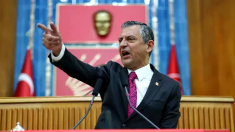 CHP'nin Yeni Endişesi: Özel'in Gece Mesajları