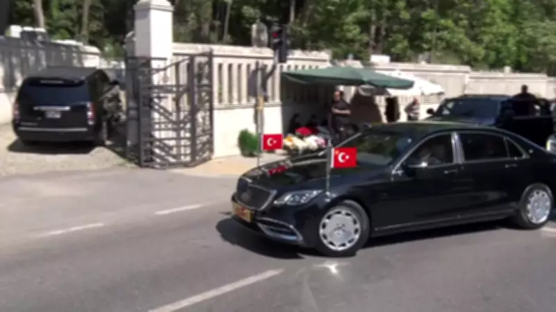 Cumhurbaşkanı Erdoğan'dan Kurban Bayramı öncesi kabir ziyareti