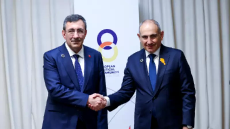 Cumhurbaşkanı Yardımcısı Yılmaz, Erivan'da Paşinyan ile Görüştü