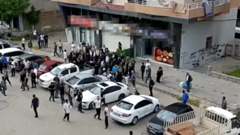 Diyarbakır'da akraba aileler arasında silahlı kavga: 1 ölü, 4 yaralı