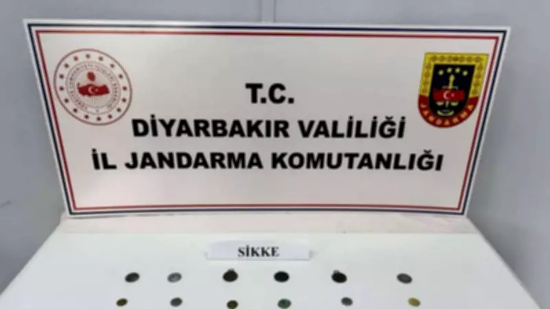 Diyarbakır'da tarihi eser kaçakçılarına operasyon: 31 sikke ve obje ele geçirildi
