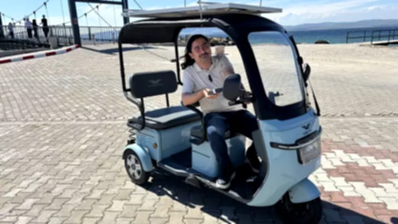 Elektrikli motosikletine güneş paneli taktı, prize ihtiyaç kalmadı