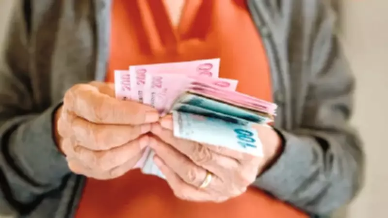 Emekli maaşı ve bayram ikramiyesi ödeme tarihleri belli oldu