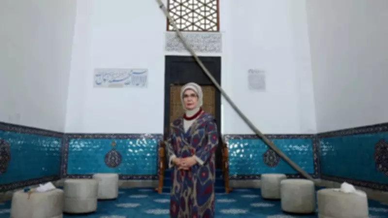 Emine Erdoğan, Kazakistan'da Hoca Ahmet Yesevi Türbesi'ni Ziyaret Etti
