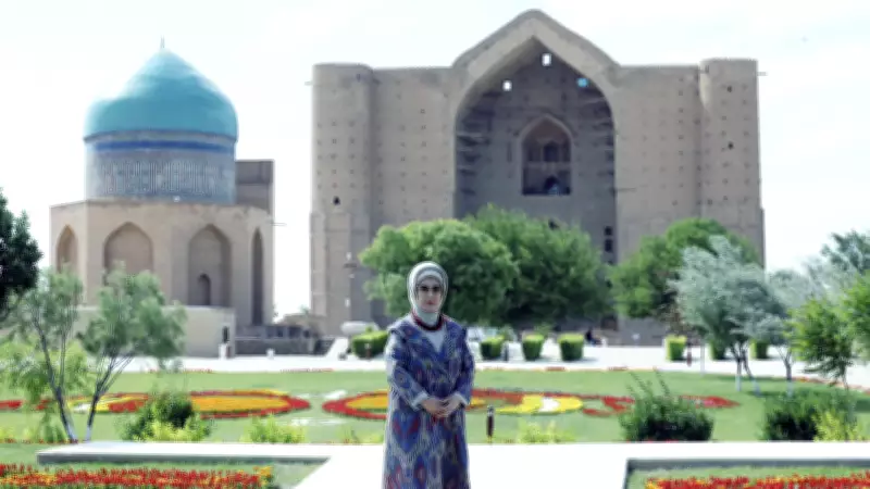 Emine Erdoğan, Türkistan'da Hoca Ahmet Yesevi Türbesi'ni Ziyaret Etti