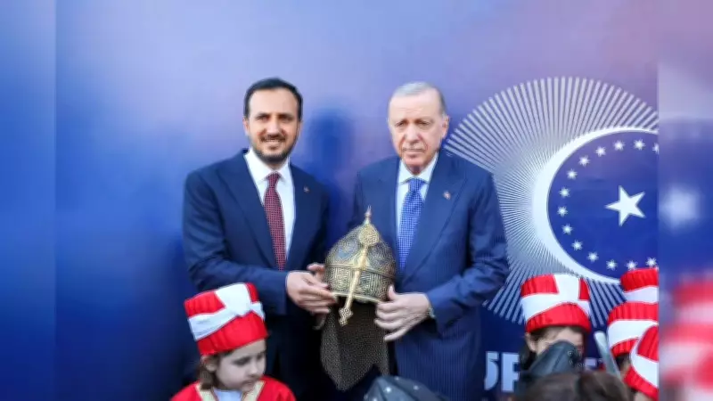 Erdoğan'a hediye edilen miğfer Fatih Sultan Mehmed'in vizyonunu yansıtıyor