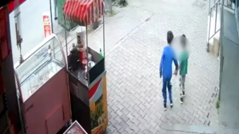 Esenler'de çocuklar kediye bıçakla saldırdı, otomobil lastiğini kesmeye çalıştı