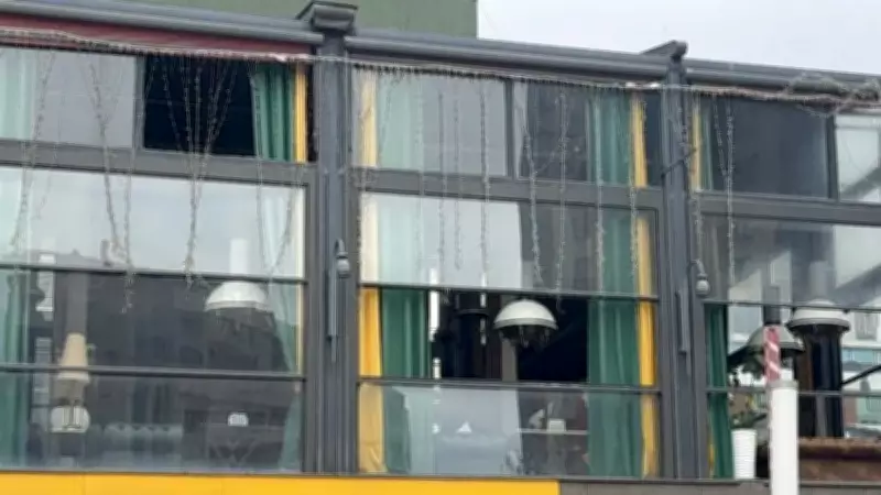 Esenyurt'ta 17 yaşındaki saldırgan kafeyi kurşunladı, poşetten el bombası çıktı
