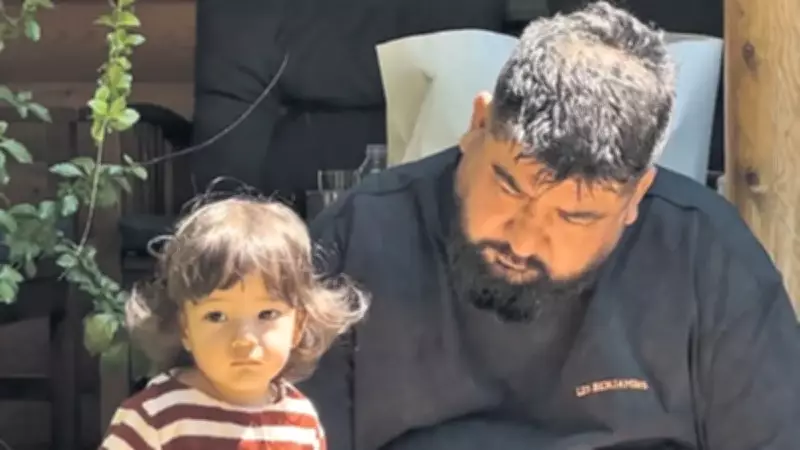 Eypio, kızı Anka ile ilk kez poz verdi: Babasının kızı