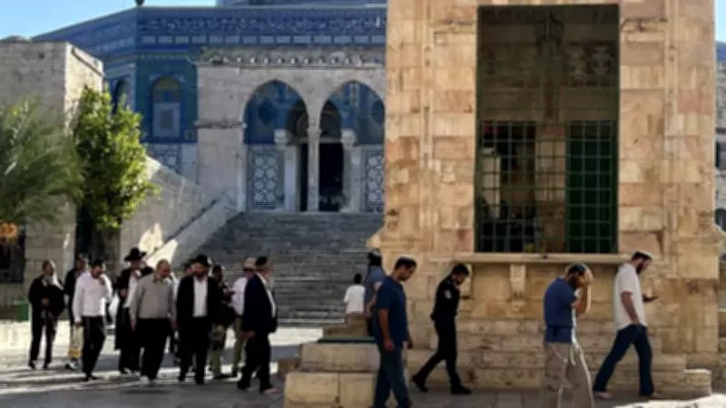 Fanatik Yahudiler Nablus'ta Filistinlilere Ait Dini Mekanlara Baskın Düzenledi