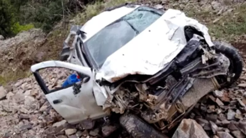 Feke'de uçuruma yuvarlanan otomobilin sürücüsü yaralandı