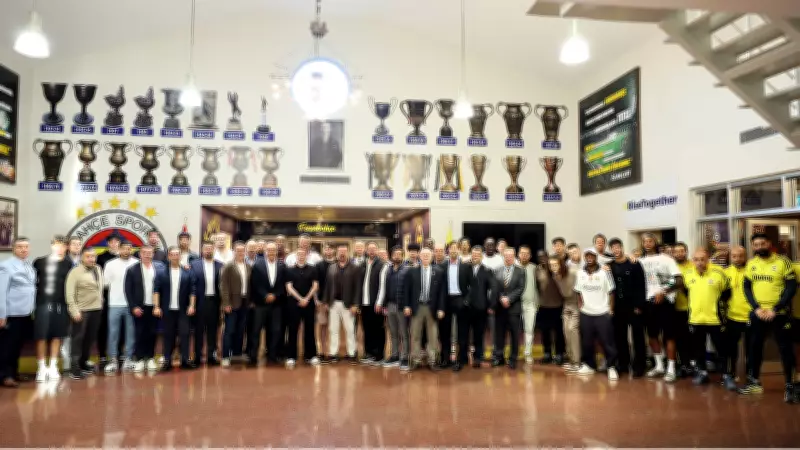 Fenerbahçe Başkanı Saran, Futbolcularla Yemekte Bir Araya Geldi