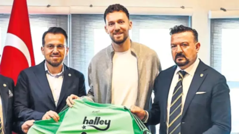 Fenerbahçe, Tarık Çetin ile 3 yıllık yeni sözleşme imzaladı