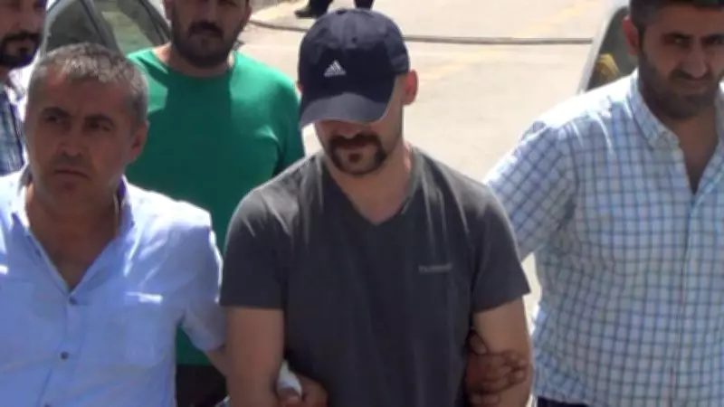 FETÖ'den 5 Yıl Hapis Cezası Bulunan Komedyen Atalay Demirci İstanbul'da Yakalandı
