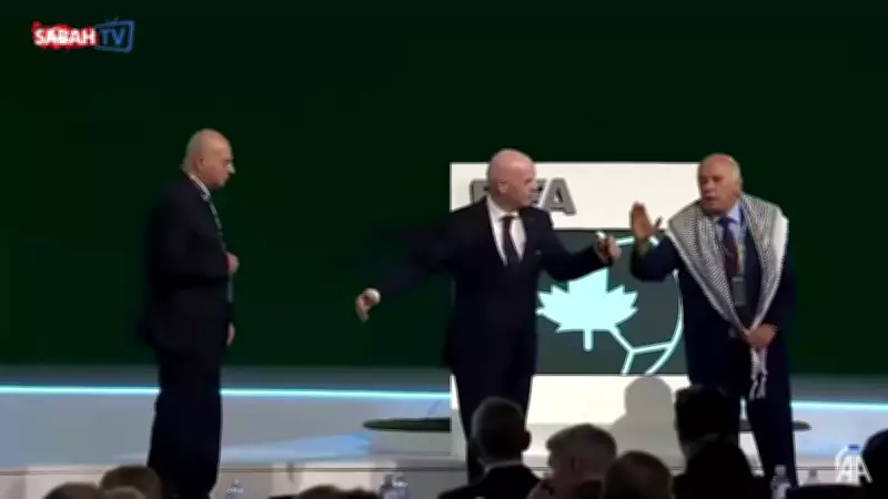 Filistinli başkan FIFA Kongresi'nde İsrailli temsilciyle tokalaşmadı