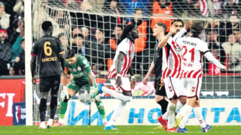 Galatasaray Samsun'da 4-1 mağlup, şampiyonluk ertelendi