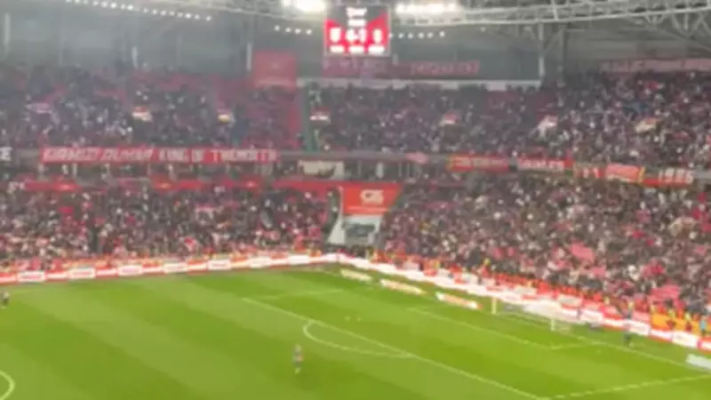 Galatasaray Samsunspor'a 4-1 Mağlup Oldu, 'Boynu Bükükler' Şarkısı Gündem Oldu