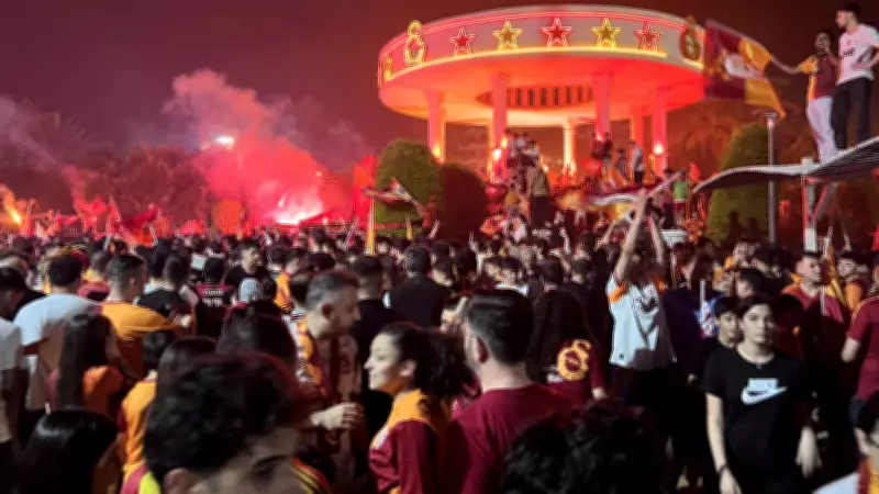 Galatasaray taraftarı 26. şampiyonluğu sokaklarda coşkuyla kutladı