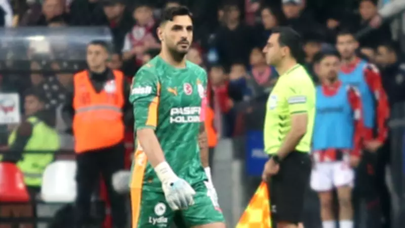 Galatasaray'da Günay Güvenç sakatlandı, yerine Batuhan Şen girdi