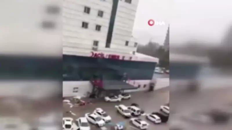 Gaziantep'te süper hücre felaketi: Hortum adamı fırlattı, şehir talan oldu