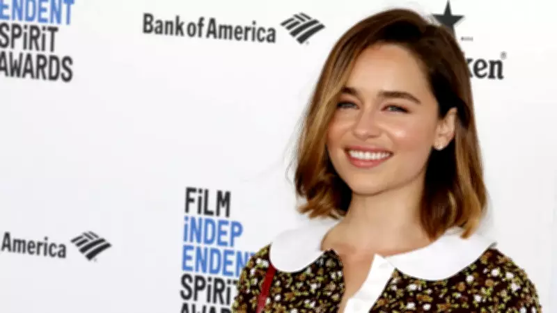 Genç Yaşta İki Kez Beyin Kanaması Geçiren Emilia Clarke Korku Dolu Günlerini Anlattı