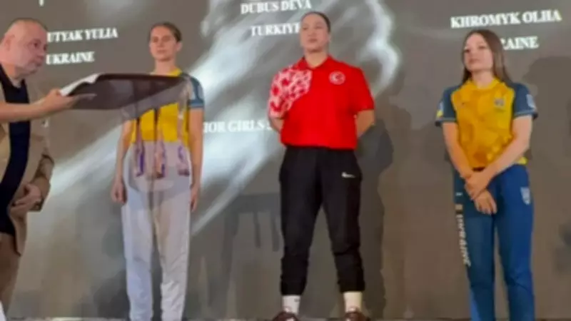 Giresunlu Deva Dübüş Avrupa Bilek Güreşi'nde Çifte Şampiyon Oldu
