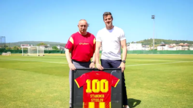 Göztepe'den Stoilov'a 100. Maç Forması Hediyesi