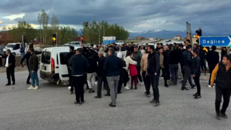 Hakkari'de zincirleme trafik kazası: 11 yaralı