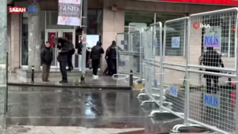 Şişli'de 1 Mayıs Güvenlik Önlemleri: Taksim'e Bariyerler Yerleştirildi