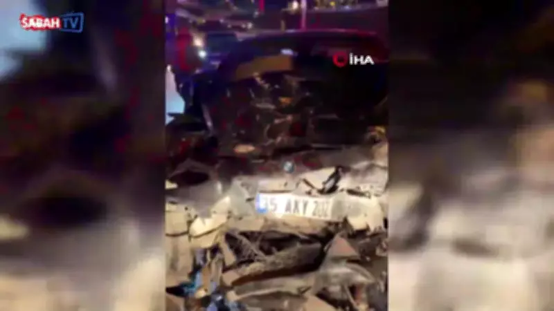 Kocaeli'de Zincirleme Kaza: 4 Araç Birbirine Girdi, 3 Yaralı