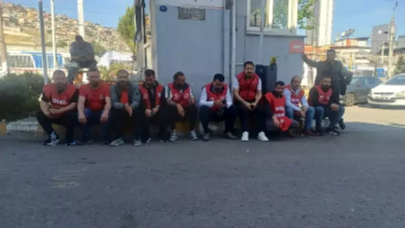 Konak'ta sendika eylemi: Çöp toplama durdu, işçiler direniyor