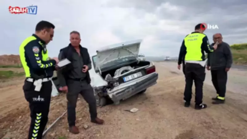 Kırıkkale'de İki Otomobil Çarpıştı: 2 Yaralı