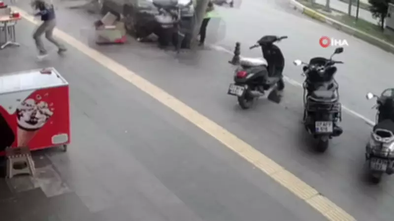Kırmızı ışık ihlali yapan cip ortalığı savaş alanına çevirdi: 1 ağır, 4 yaralı