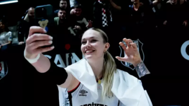 Kuzeyboru, Julia Szczurowska ile anlaştı!