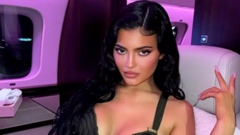 Kylie Jenner 24 Saatlik Özel Jet Yolculuğuyla Tepki Çekti