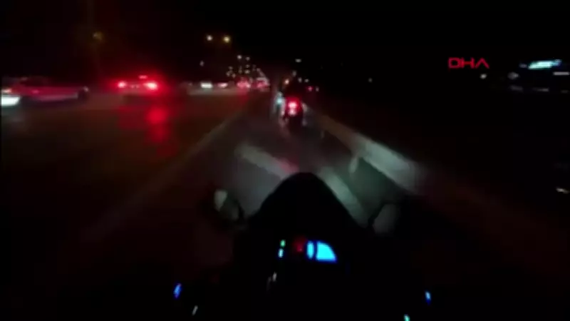 Maltepe'de otomobil devrildi, motosikletli son anda kurtuldu