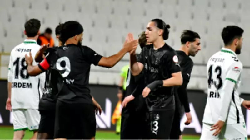 Manisa FK, Sakaryaspor'u 5-0 Yendi: Adekanye ve Diony Farkı