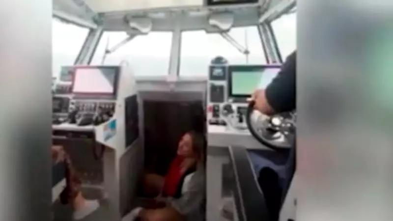 Marmara Denizi'nde arıza yapan teknedeki 9 kişi kurtarıldı
